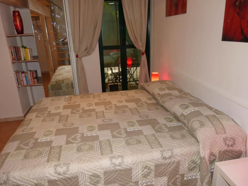 ボローニャResidenza Piazza San Francescoアパートメント エクステリア 写真